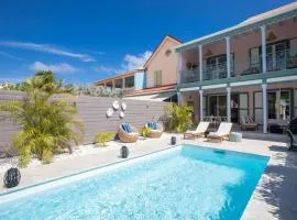 Searulean, a stylish 3 bedroom abode in Orient Bay