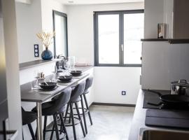 Bienvenue dans le cobalt !，位于Cholonge的酒店