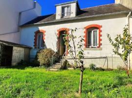 Maison année 30 chic et cosy，位于洛里昂的酒店