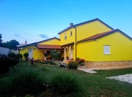 Apartman Boro，位于加利扎纳的酒店