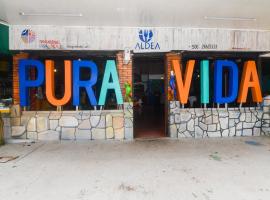 Hotel Aldea Pura Vida，位于蓬塔雷纳斯的酒店