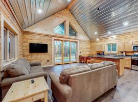 Brown Bear Cabin，位于Tomahawk的乡村别墅