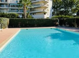 Studio de standing climatisé, avec piscine, proche de la mer