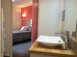 LOGIS Hotel Restaurant Auberge Du Cheval Blanc，位于Chamouilley的酒店