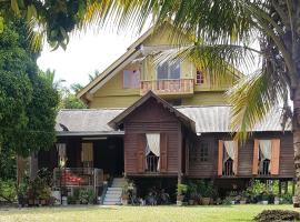Roomstay "Ghumah Uwan"，位于Batu Kikir的酒店