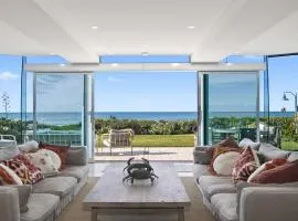 Philotimo - Absolute Beach Front at North Avoca