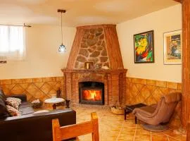 Escapada invernal, chimenea y barbacoa en Villa la Gaviota junto a Ruta del Gollizno en Olivares