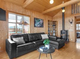 Summer House with Stunning Mountain Views，位于Úthlid的度假屋