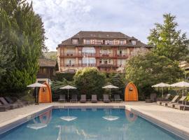 维尔尼亚酒店，位于埃维昂莱班的带泳池的酒店