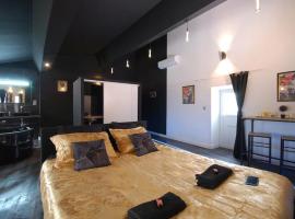 Moderne Jacuzzi Terrasse，位于纳博讷的酒店