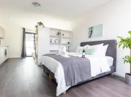 Family executive Studio with Balcony open Delft Utopia Flora 20F