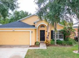 Vacation King Bed Home w Pool & Game room, near Disney