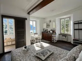 Casa Giulietta Caronti with view of lake Como