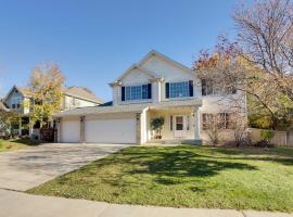Spacious Thornton Home 15 Mi to Downtown Denver!，位于桑顿的酒店
