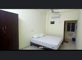 Sri Krishna residency，位于Tiruvidaimarudūr的酒店