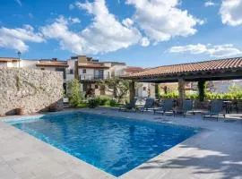 4BR Oasis with Pool & Gym at Nueva Escondida