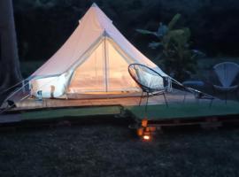 Umarin Glamping Resort Ac tent，位于Ban Huai Sok Noi的酒店