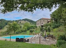 Spacious Farmhouse in Apecchio with Pool