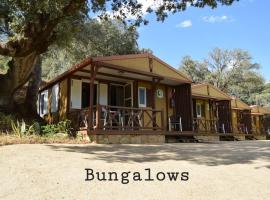 Bungalows, Camping Vega de Francia，位于Sotoserrano的酒店