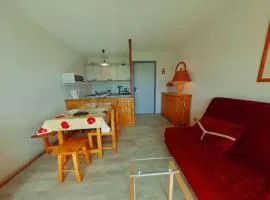 Appartement Cosy 2 Pièces aux Saisies - 5 Pers, Centre Station, Balcon Sud - FR-1-594-97