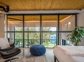 Cozy BNB - Halifax Rooftop - The Sunrise Room