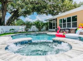 Heated pool & jetted spa -- mins to beach，位于克利尔沃特的酒店