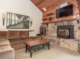 Snowflower #47 - Updated 2 Bedroom & Loft, 3 Bath, Sleeps 8, Steps away from Free Town Shuttle