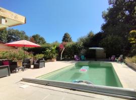 Gîte vacances Bosc d'esquirol 4 pers，位于Escorneboeuf的酒店