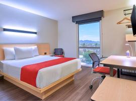 City Express by Marriott Caborca，位于Heroica Caborca的带停车场的酒店