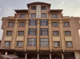 ARCO Hotels and Resorts Srinagar，位于斯利那加谢赫·UL·阿拉姆国际机场 - SXR附近的酒店