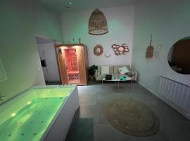 SPA JUNGLE，位于Le Mesnil-Saint-Denis的酒店