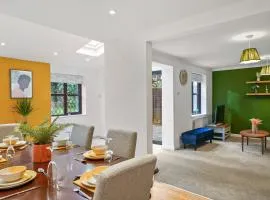 Beautiful 5 bedroom house in Stone, Aylesbury, Free parking