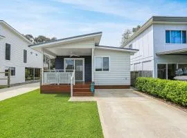 Tea Gardens Cosy Cottage