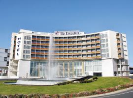 VIP行政亚速尔群岛酒店，位于蓬塔德尔加达的带泳池的酒店