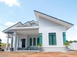 Romi Homestay Wakaf Tapai，位于马兰的酒店