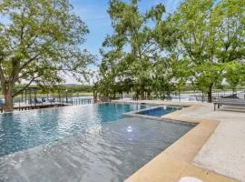 LBJ Bliss Retreat Heated Pool Hot Tub Game Rooms