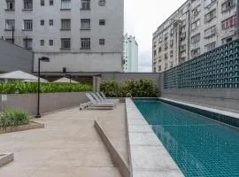 Prédio completo com piscina perto de estação de metrô no Centro de São Paulo - Setin Downtown Praca da Sé