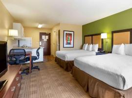 MainStay Suites Washington Dulles Airport，位于尚蒂伊的酒店