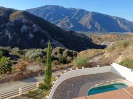 Balcón de Carataunas en la Alpujarra，位于Carataunas的酒店