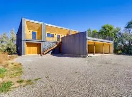 Unique Grand Junction Guest Suite with Gas Fire Pit!