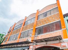 RedDoorz @ PVC Pension Haus，位于Tagum的酒店