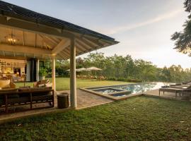 Stafford Bungalow - Exclusive Luxury Within A Private Tea Estate，位于努沃勒埃利耶的酒店