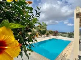 Private Hillside Retreat