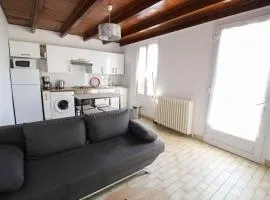 Joli T2 rénové / WIFI / Grand parking privé