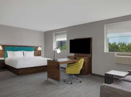 Hampton Inn & Suites by Hilton Toronto Downtown，位于多伦多的酒店