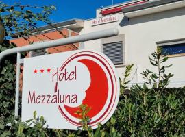 梅萨露娜酒店，位于特雷维索摩尼伽橄榄球体育场附近的酒店