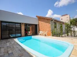 12 Hóspedes - Piscina Àgua Salgada e Área Gourmet