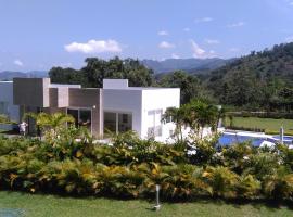 Casa Campestre La Vega Cundinamarca，位于拉维加的酒店