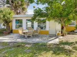 Pet-Friendly Englewood Home - 4 Mi to Beach!