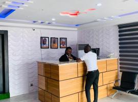 Owee Hotel Apartment and Suites，位于拉各斯的酒店